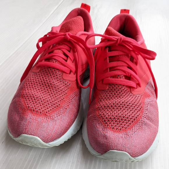 NIKE Odyssey React 2 Flyknit Pink Running Shoes - Picture 3 of 13